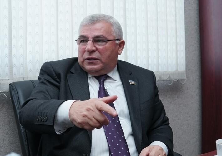Milli Məclisin Xocalıdan olan deputatı Elman Məmmədov yazır